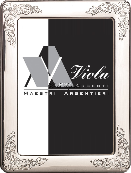 Smooth frame with engraved corners di Viola Argenti. Argento online