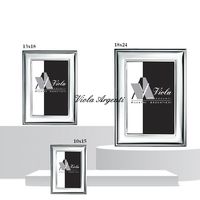Cornice bordi liscia