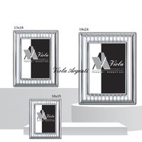 Pinstripe frame