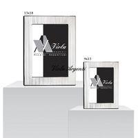 Horizontal lines frame