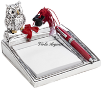Post-it graduation owl holder on diploma with pen