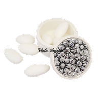 Box in white silvered resin