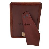 Inner oval engraved frame