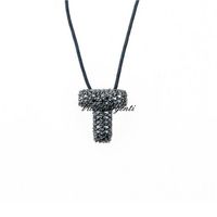 Collana con iniziale T