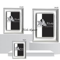 Cornice con perle interne
