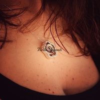 Collana con fiore stilizzato in oro bianco 18kt - 4