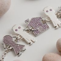 Ciondolo Bimba con pav&egrave; di cristalli