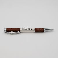 Penna a sfera in pelle