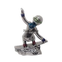 Snowboarder - scultura in resina argentata - 4
