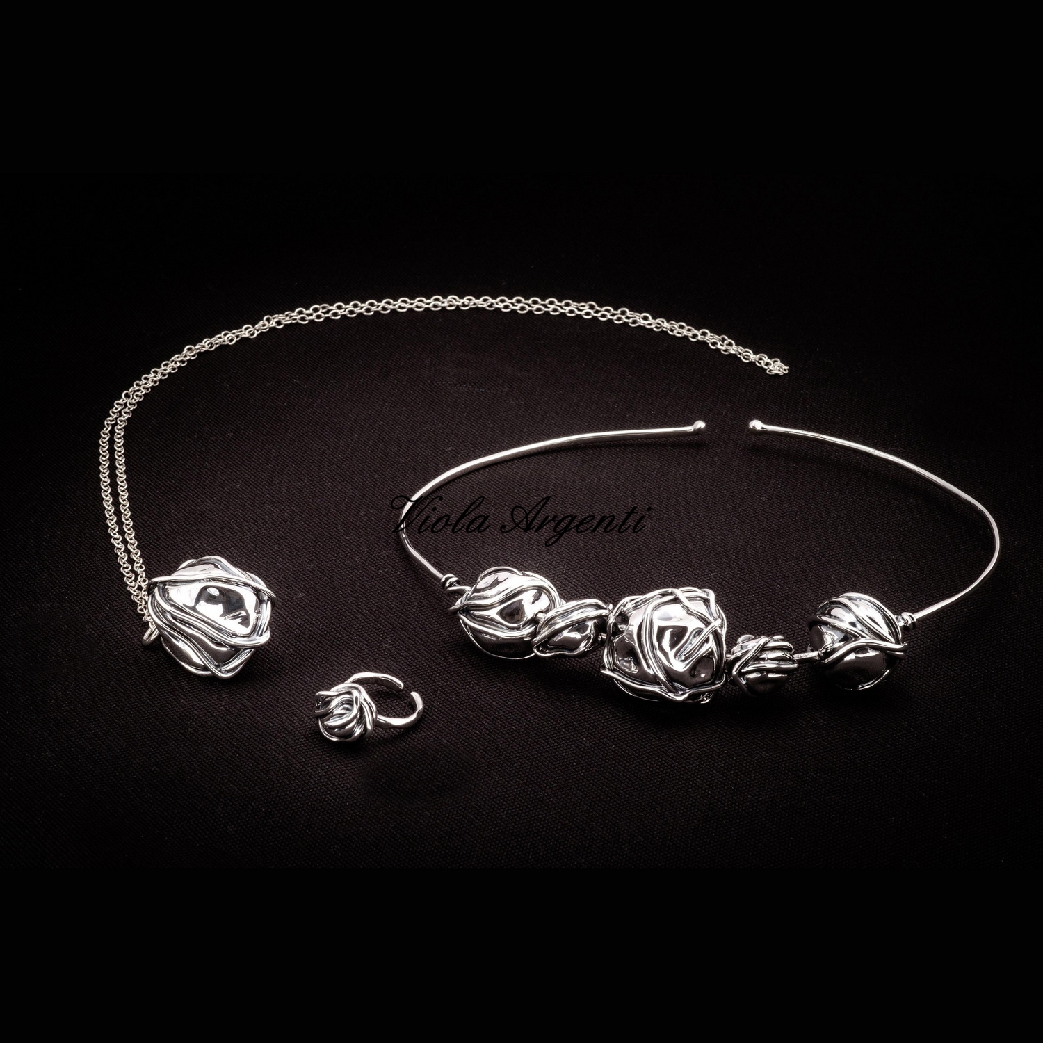 Collana girocollo e anello a sfera con lavorazione a filo argento 925 di Arte Fiorentina. Argento online