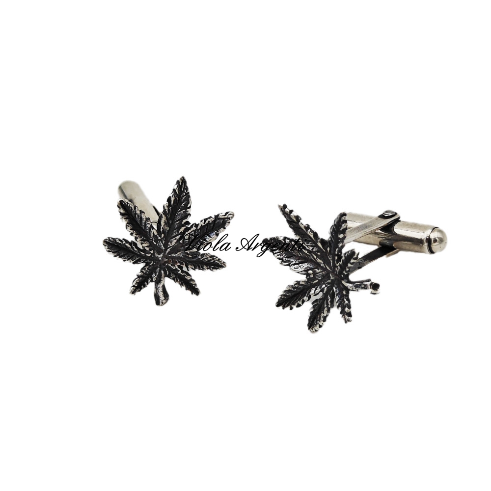 Marijuana leaf silver cufflinks di . Argento online