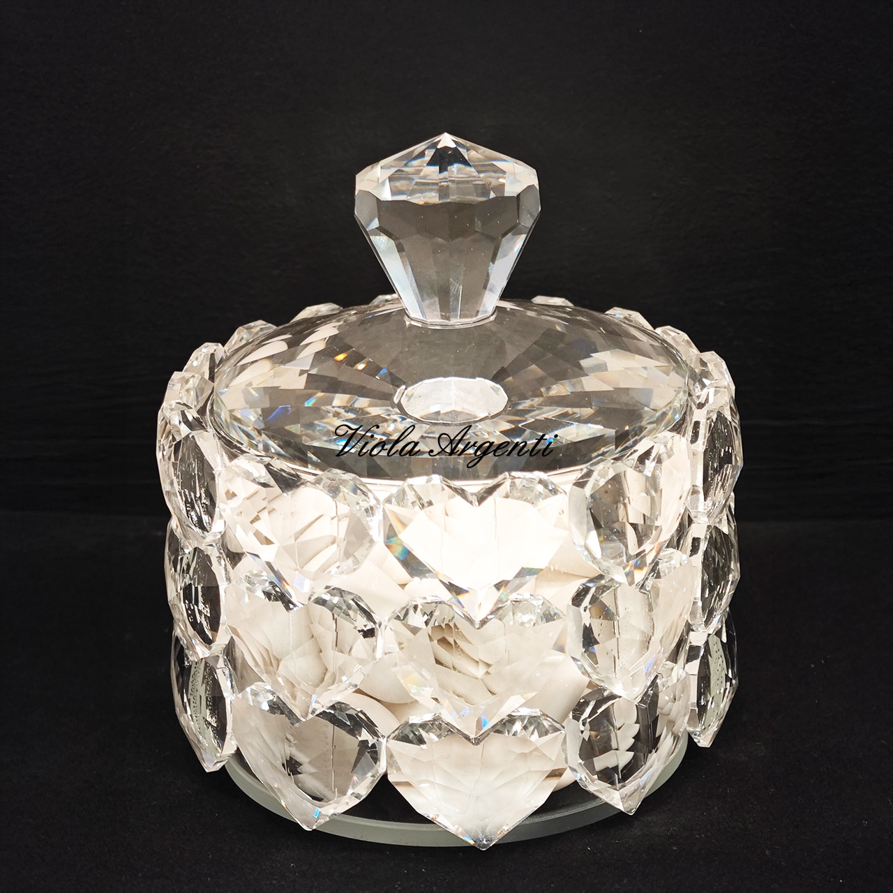 Jewellery box with crystal hearts
