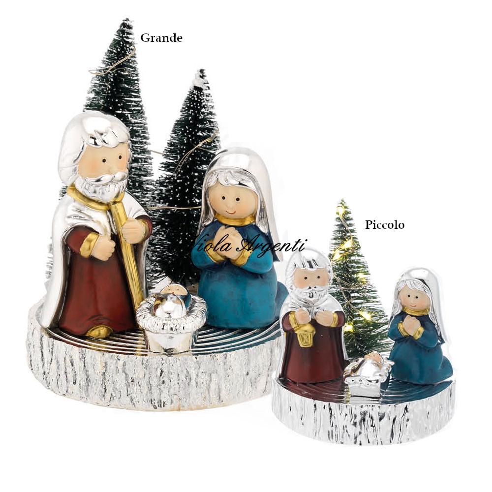 Nativity scene with silver trunk