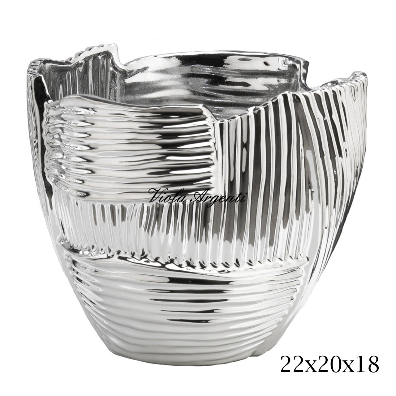 Silver vase crossed lines - 3