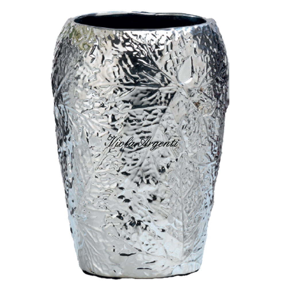 Silver vase with leaves di . Argento online